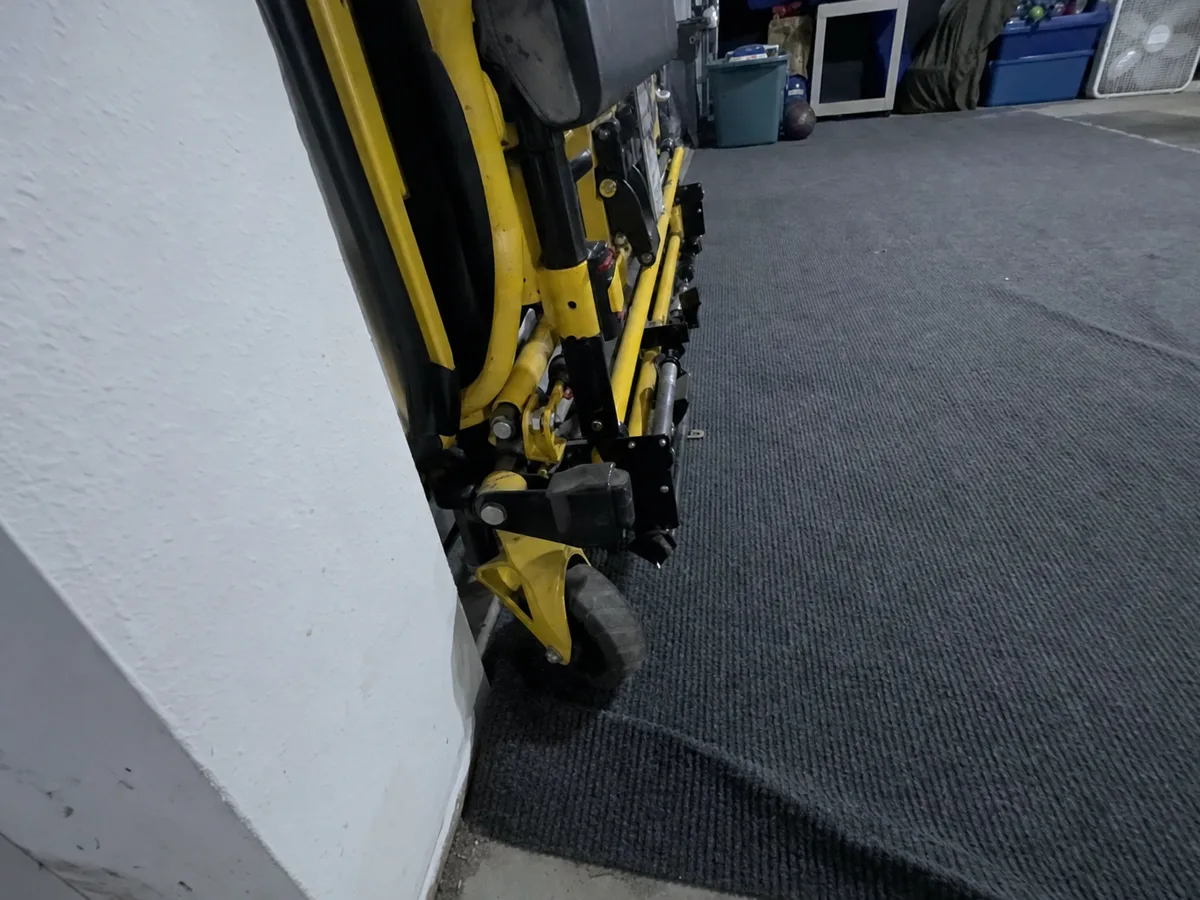 Carpet Stretching in Tarzana, CA